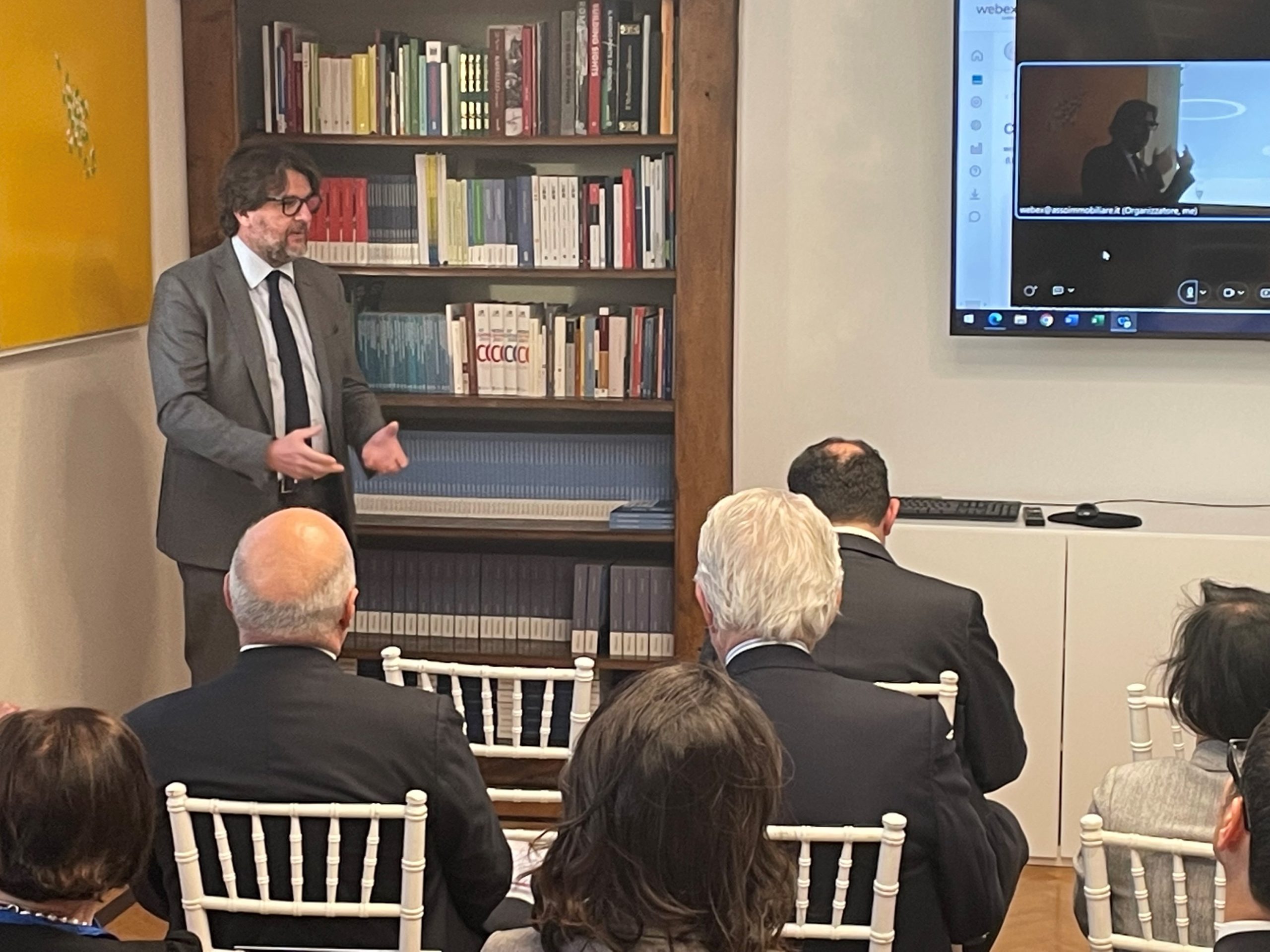 Presentazione Quaderno Assoimmobiliare “Veicoli di investimento immobiliare. I fondi di investimento alternativi (FIA) e le società di investimento a capitale fisso (SICAF)”