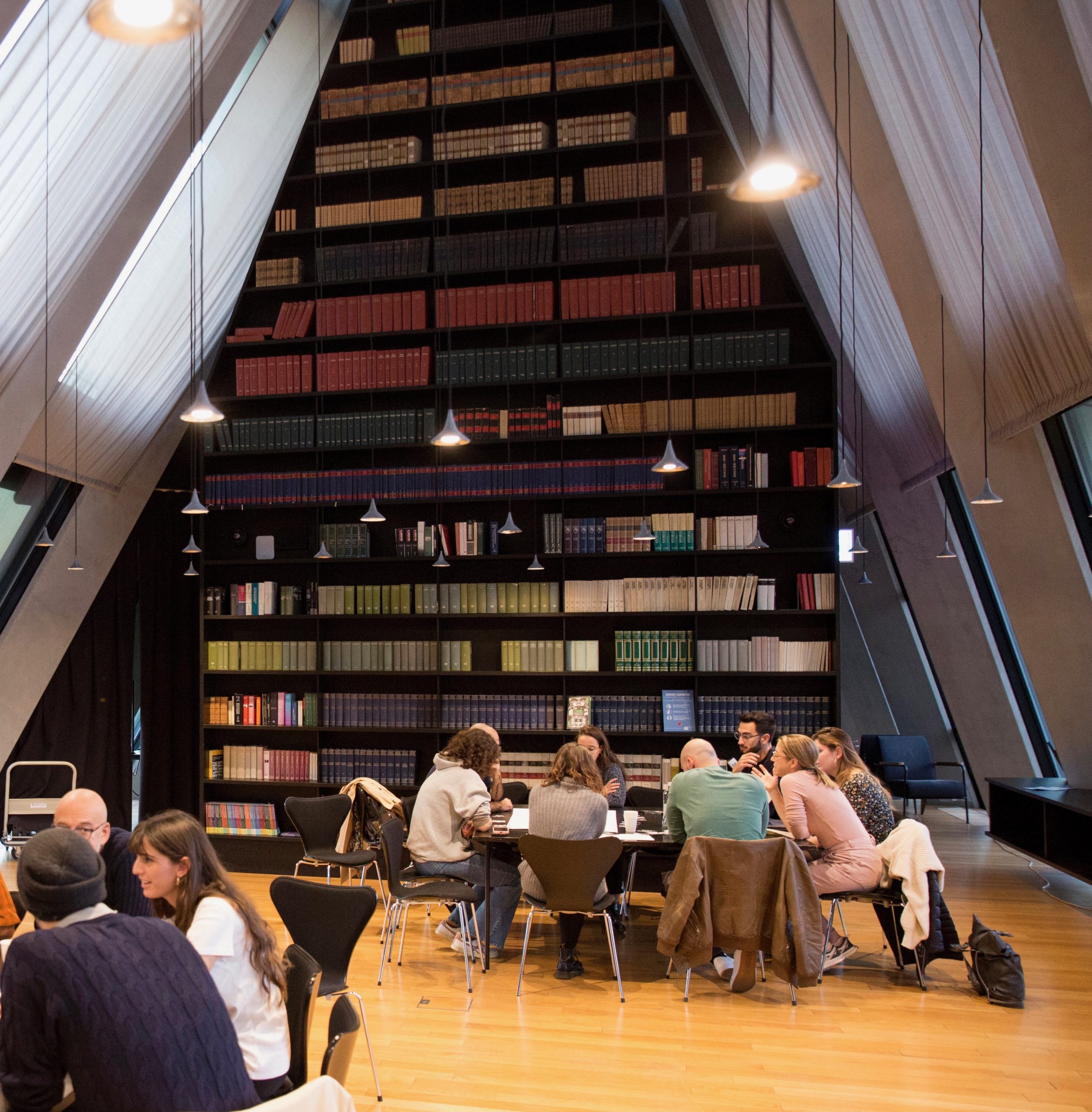 Fondazione G. Feltrinelli. Presentazione progetto Abitare Fluido: "Collaborare e abitare. Il diritto alla casa nelle metropoli per le nuove generazioni"